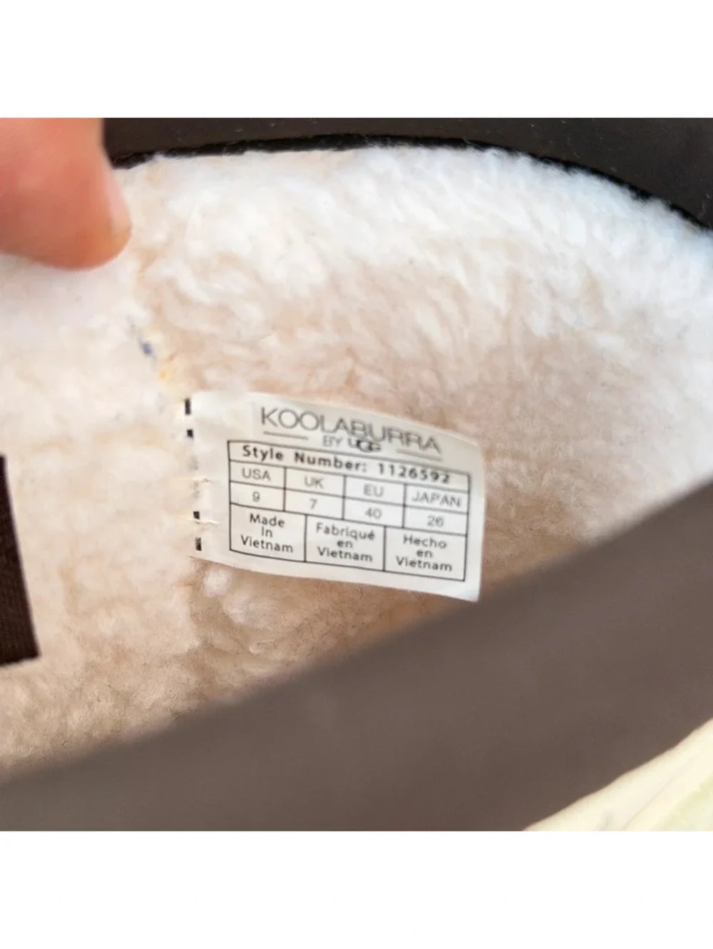 Koolaburra by UGG White Sherpa Waterproof Boots Women’s Size 9